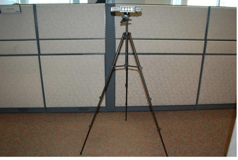 MOVE OVER LIGHT W/TRIPOD MO9AWB